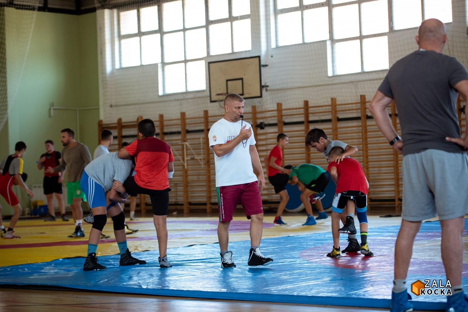 Fiatal birkózók edzőtáboroznak Kanizsán