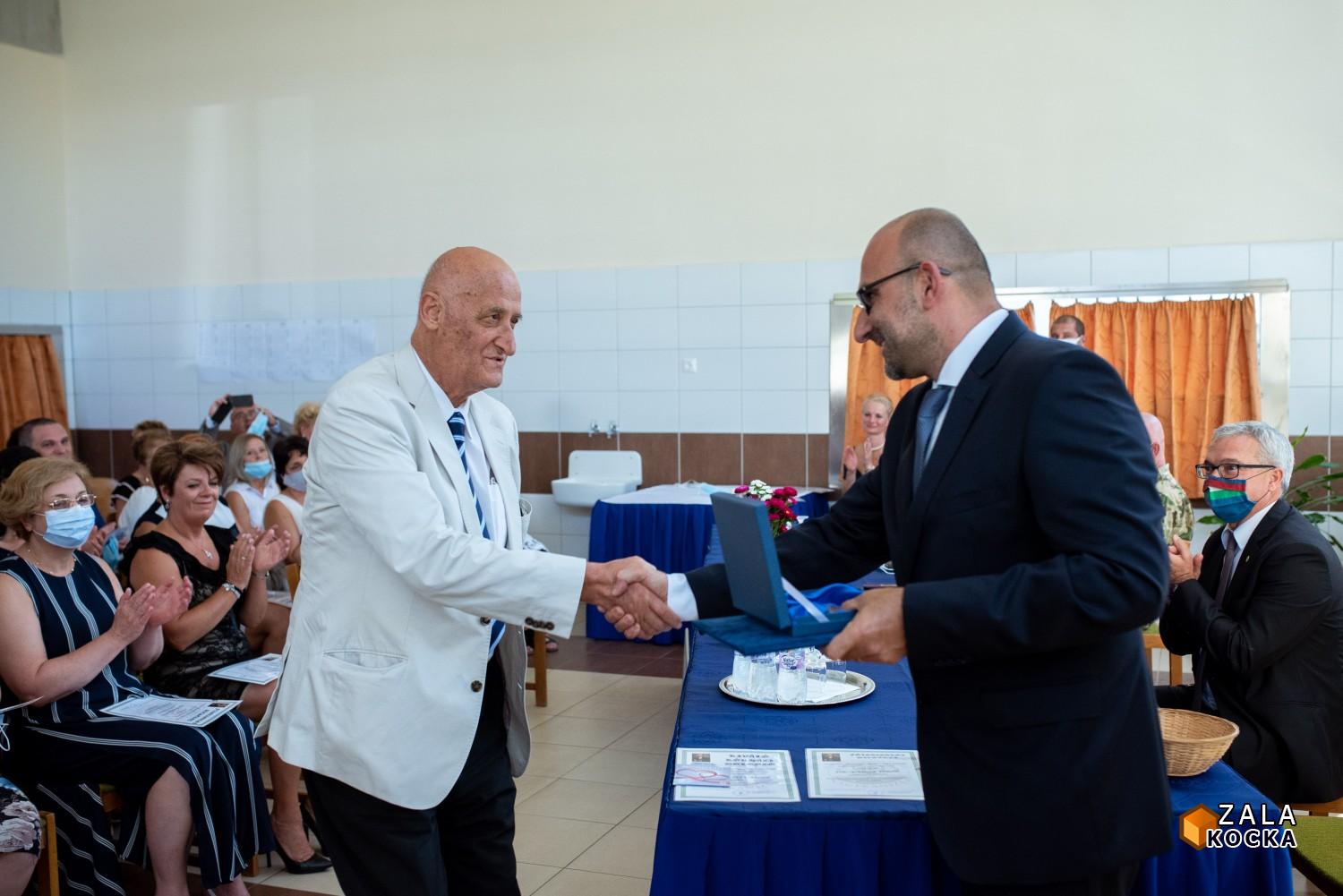 Varnava Charalambos főorvos kapta a Semmelweis-emlékérmet