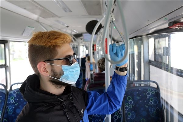 Volánbusz, MÁV-Start: szeptember 15-től leszállítják, akin nincs maszk
