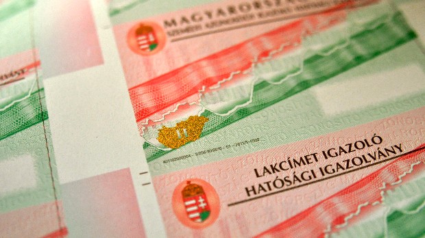 Már a lakcímbejelentés és az elveszett okmányok pótlása is intézhető online