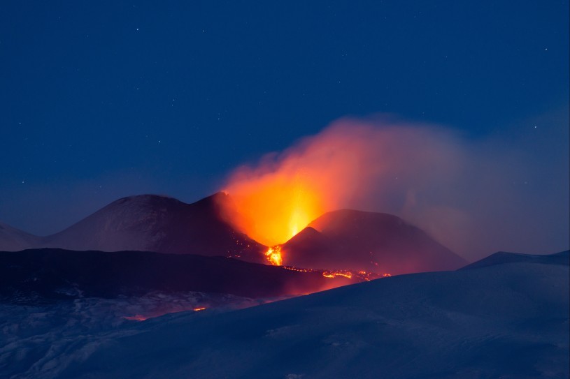 Kitört az Etna, földrengés volt Szicíliában