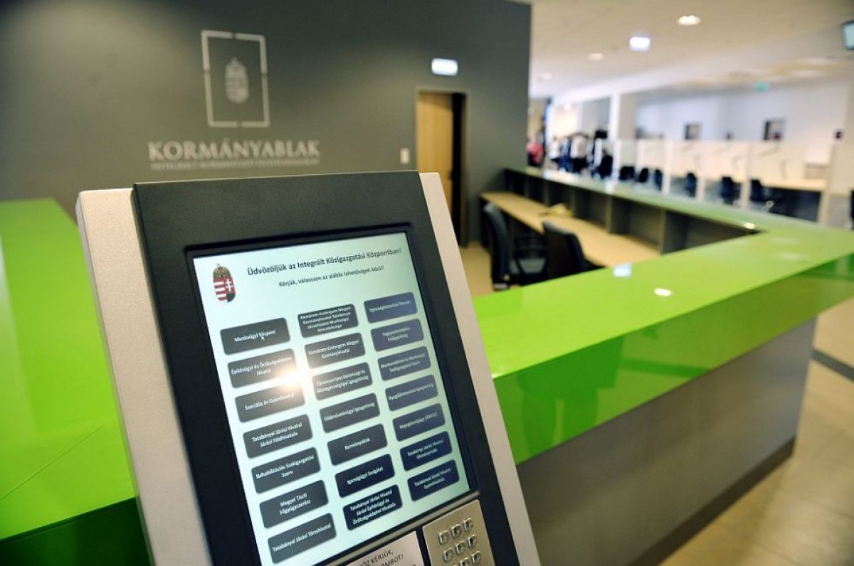 Időpontfoglalás nélkül intézhetők a védettségi igazolvánnyal kapcsolatos ügyek a kormányablakokban