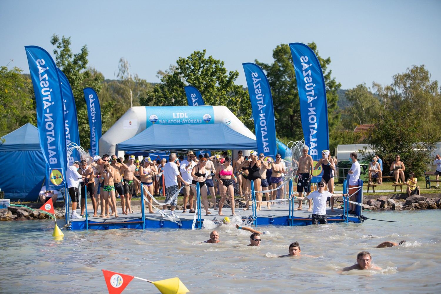 Szombaton megtartják a 39. Lidl Balaton-átúszást