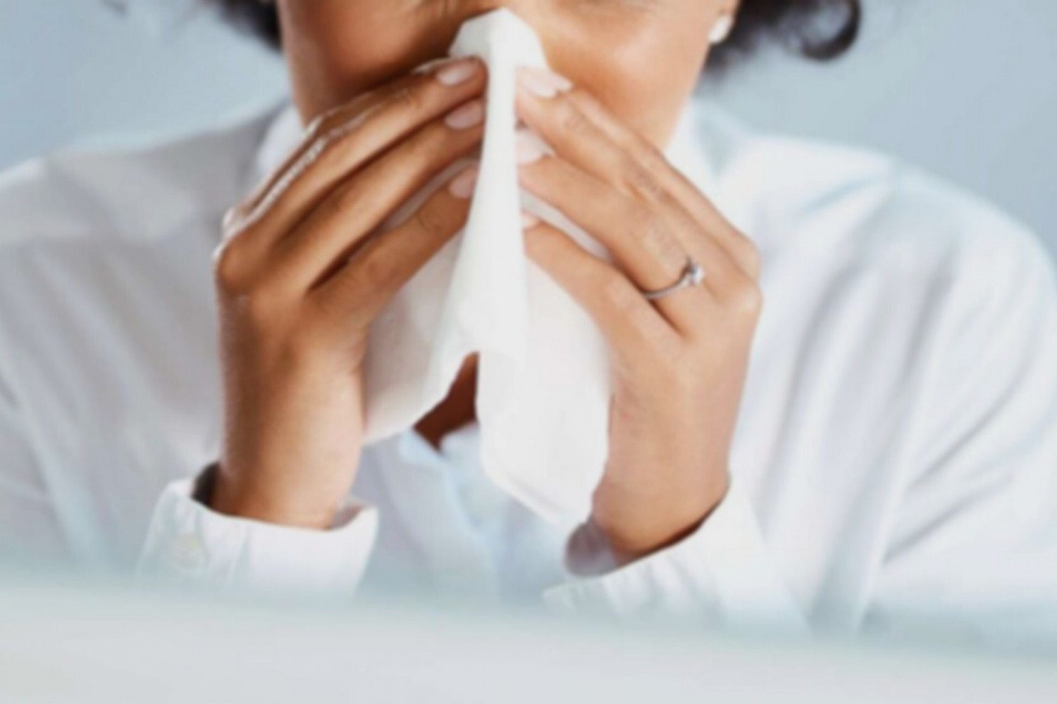 Gyorsabban terjed és allergiaszerű tüneteket is okoz a delta vírusmutáns