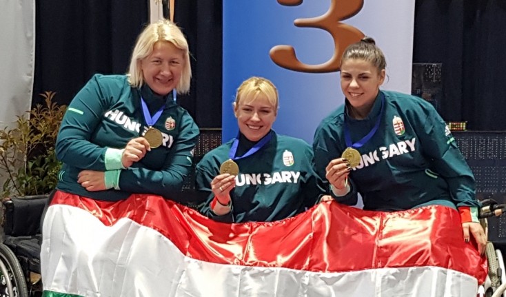 Egy tus döntött, bronzérmes a magyar női tőrcsapat a paralimpián