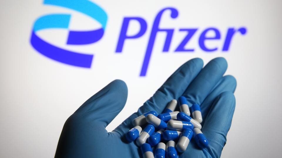 A Pfizer vezérigazgatója szerint a tablettájuk hatásos lesz a szupervariáns ellen