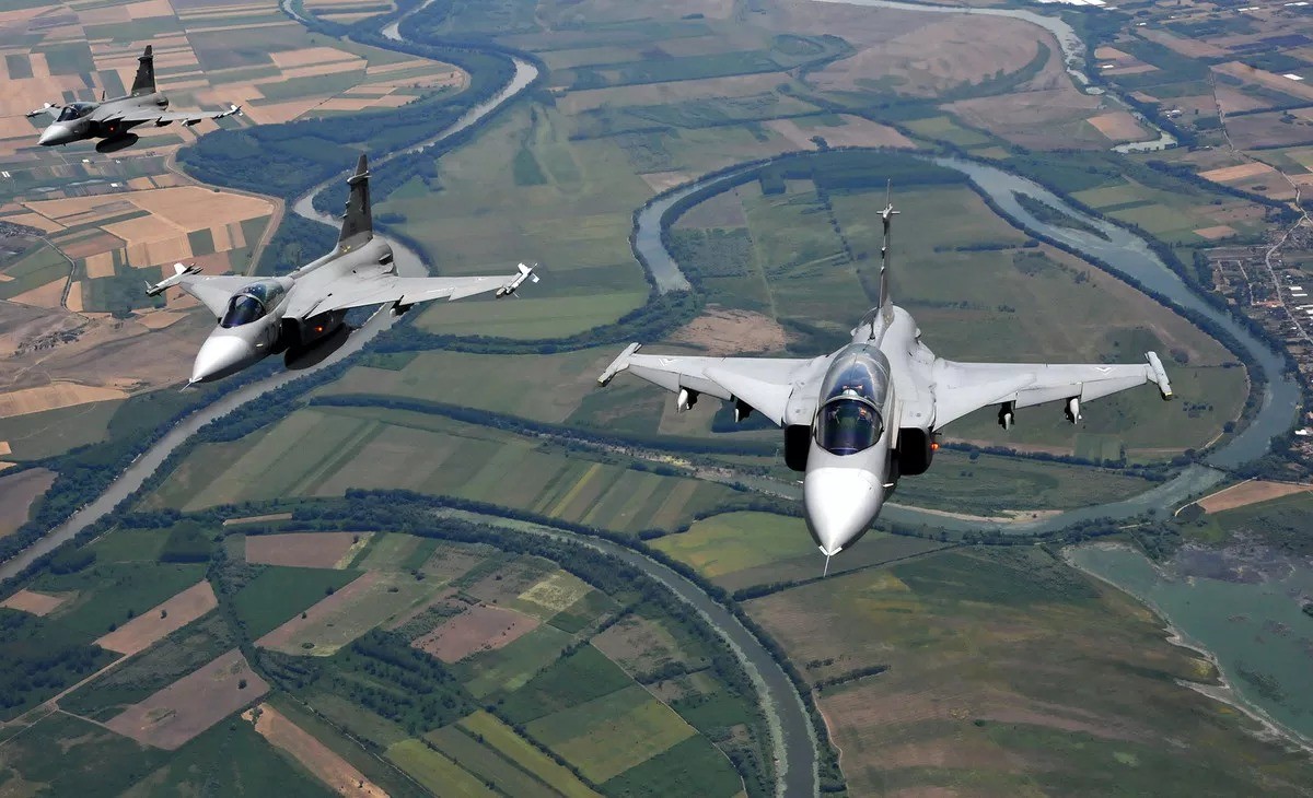 Nagyobb katonai légi forgalomra figyelmeztet a Magyar Honvédség