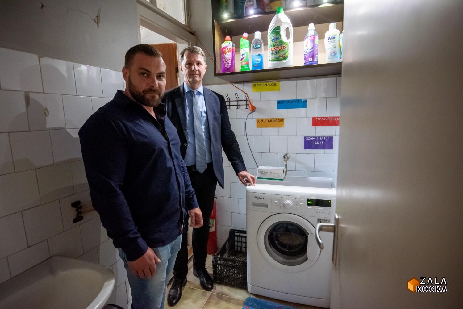 Már a belvárosban is üzemeltet közösségi mosodát a DRVE
