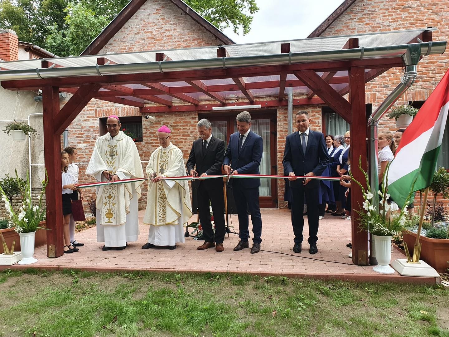 Kormányzati támogatással újult meg  a pákai Szent Pio közösségi ház