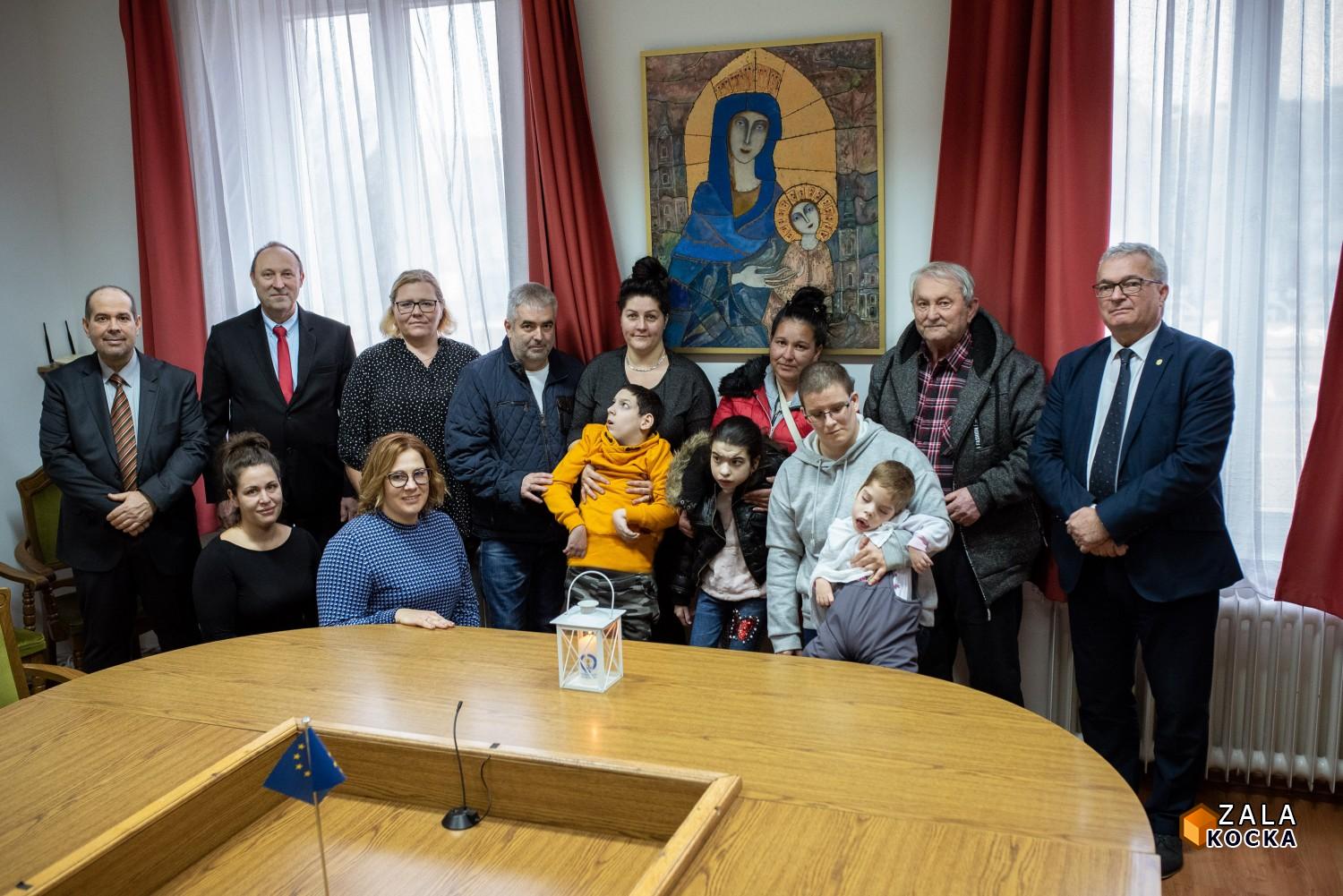 Sérült gyermekeket nevelő családoknak adományozott egy cég Nagykanizsán