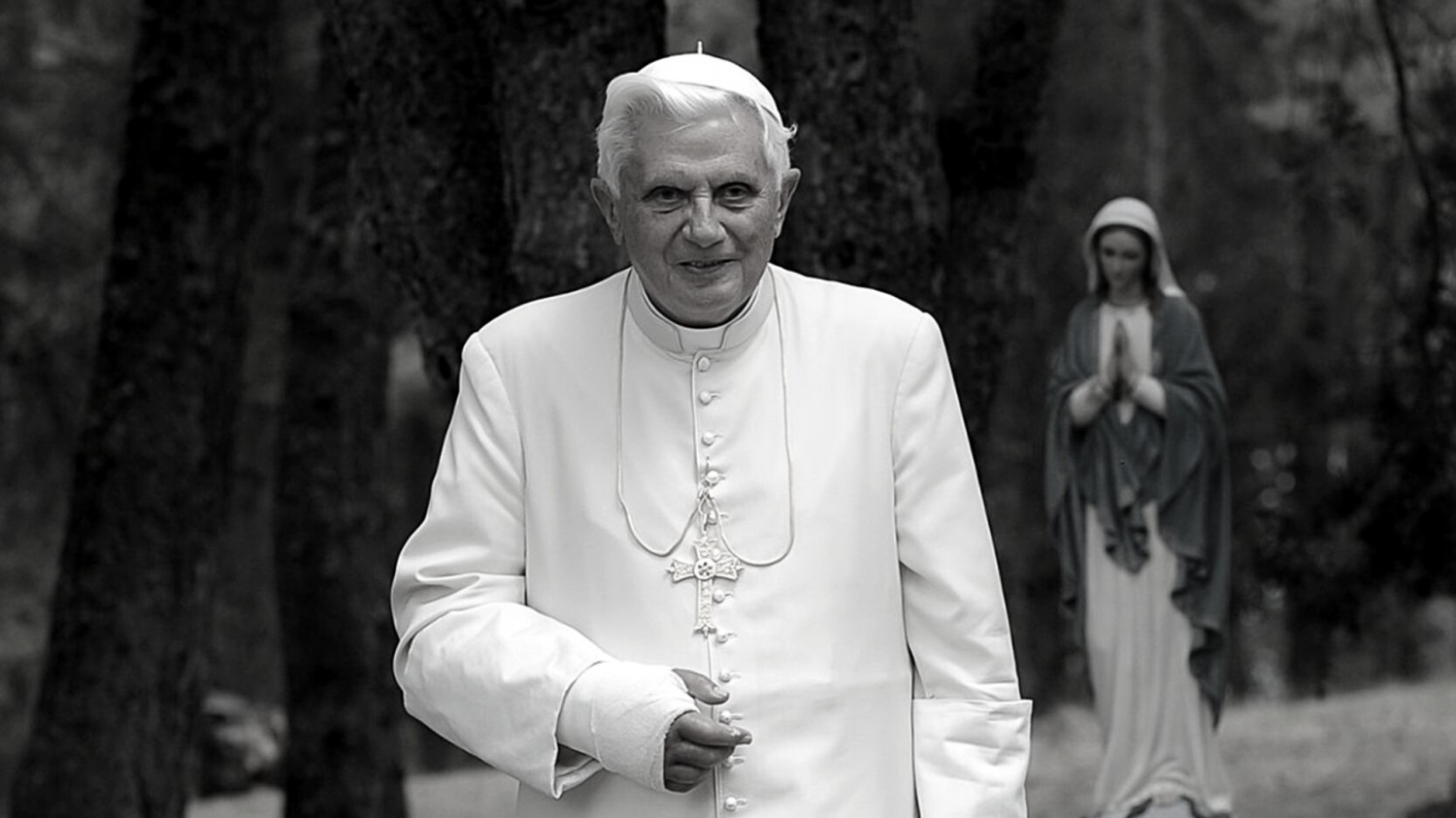A Szent Péter-bazilikában búcsúzhatnak a hívek a halott pápától